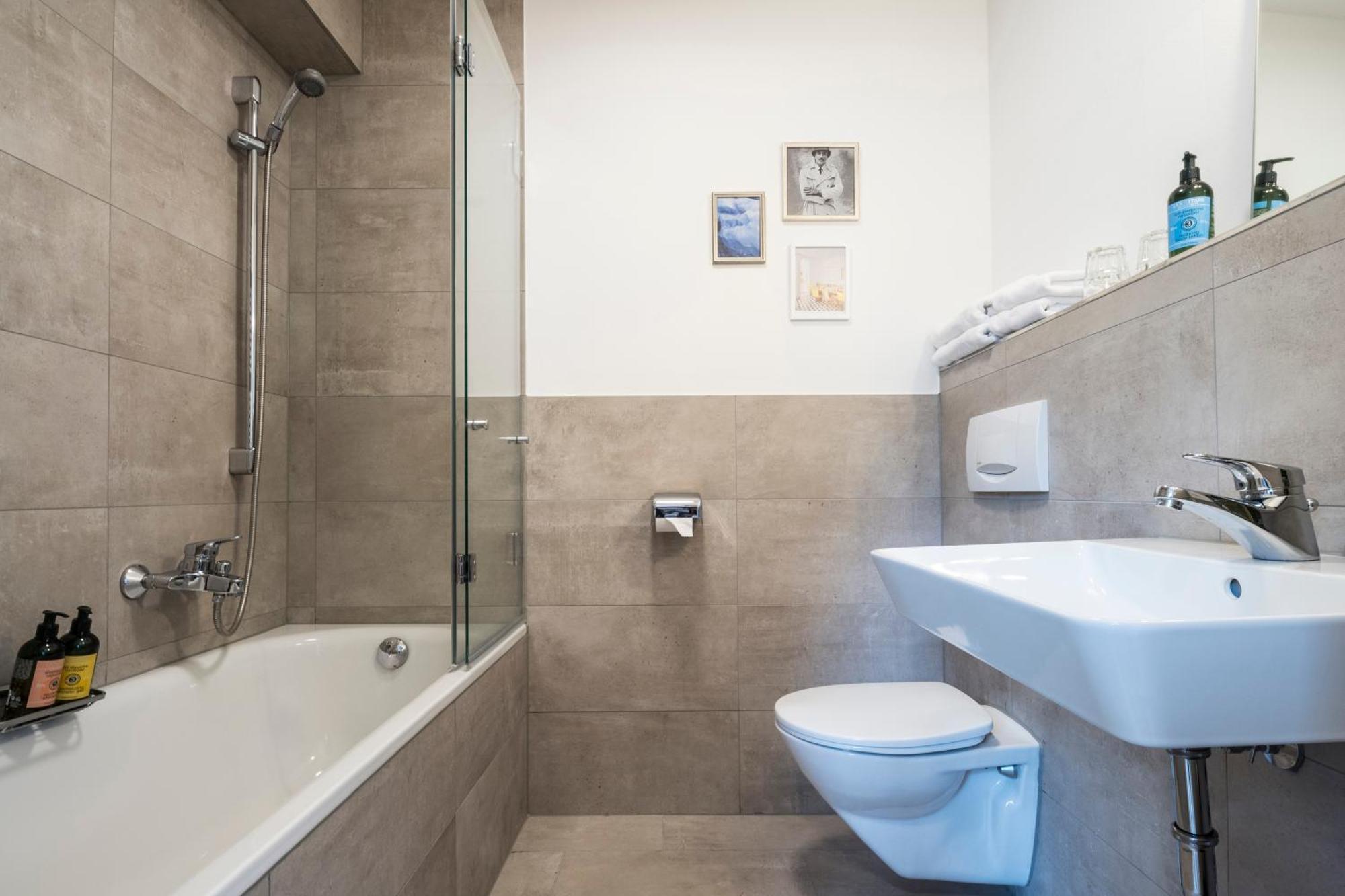 Genusshotel Krone & Roadtrips Bei Basel Inzlingen Ruang foto