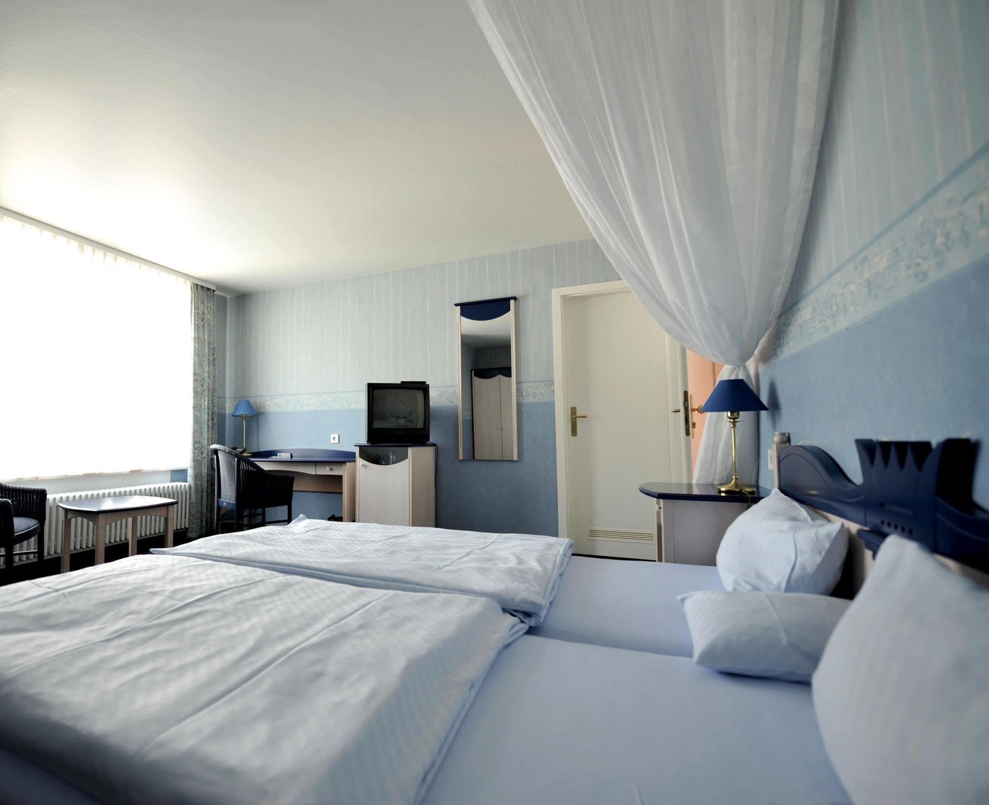 Genusshotel Krone & Roadtrips Bei Basel Inzlingen Bagian luar foto