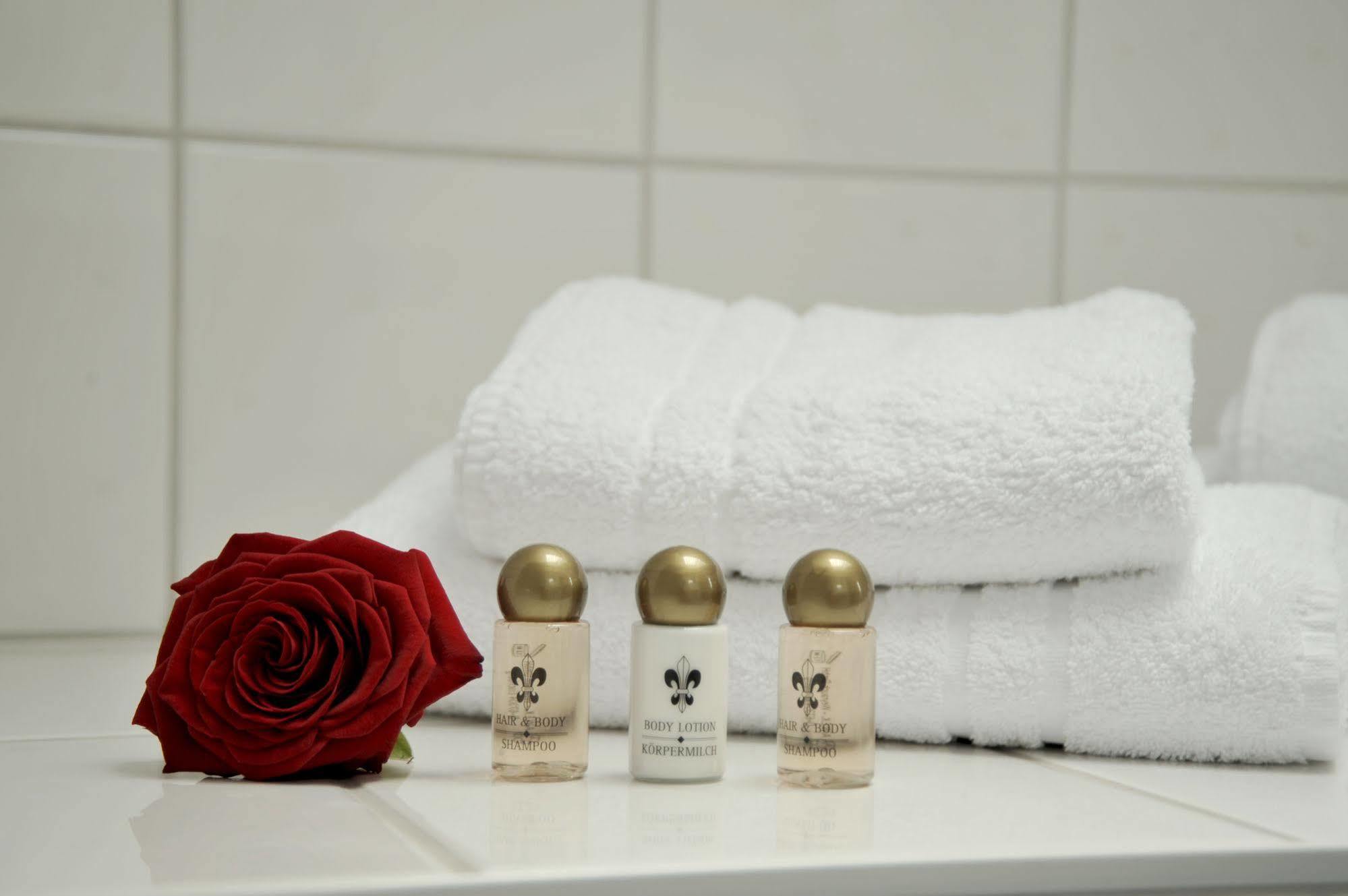 Genusshotel Krone & Roadtrips Bei Basel Inzlingen Bagian luar foto